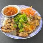 Best 5 Spices BBQ Chicken Bun 五香雞米粉 in SF, CA